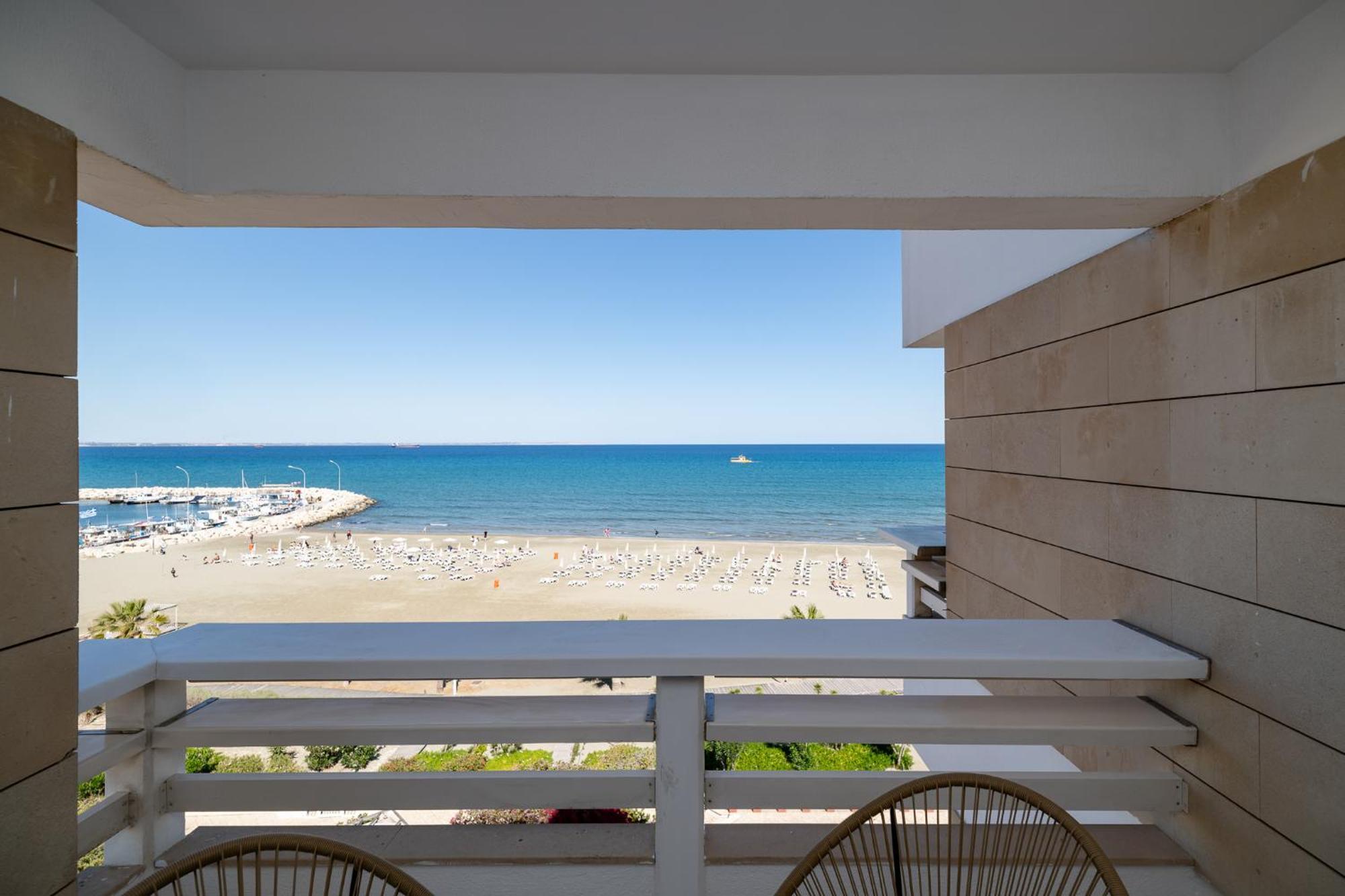 Lazuli Beachfront Sea View Ap144 Lárnaka Eksteriør bilde